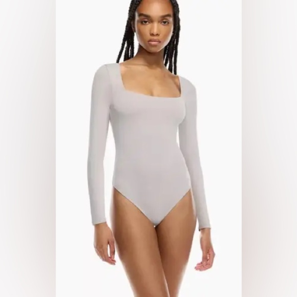 Aritzia Babaton Contour Squareneck Longsleeve Bodysuit - Opal Grey